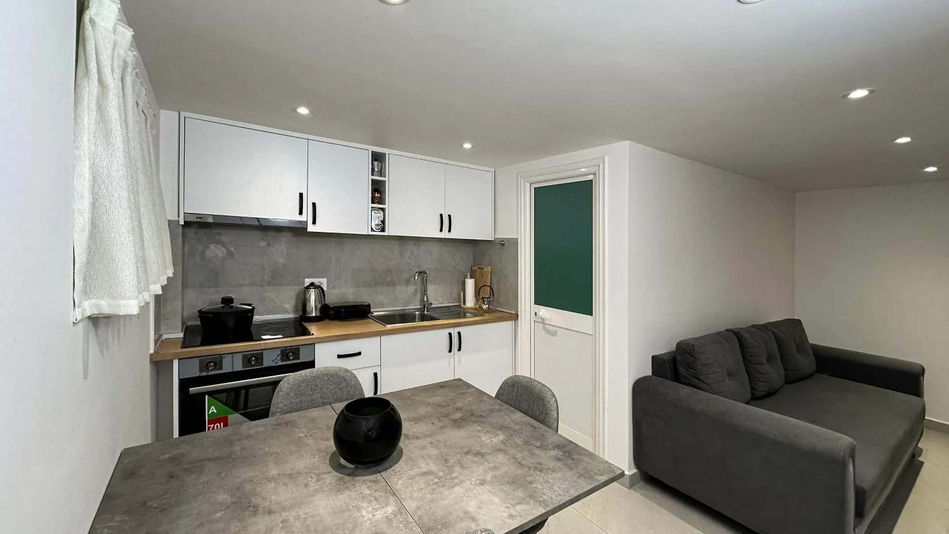 Home Select Tirana 2