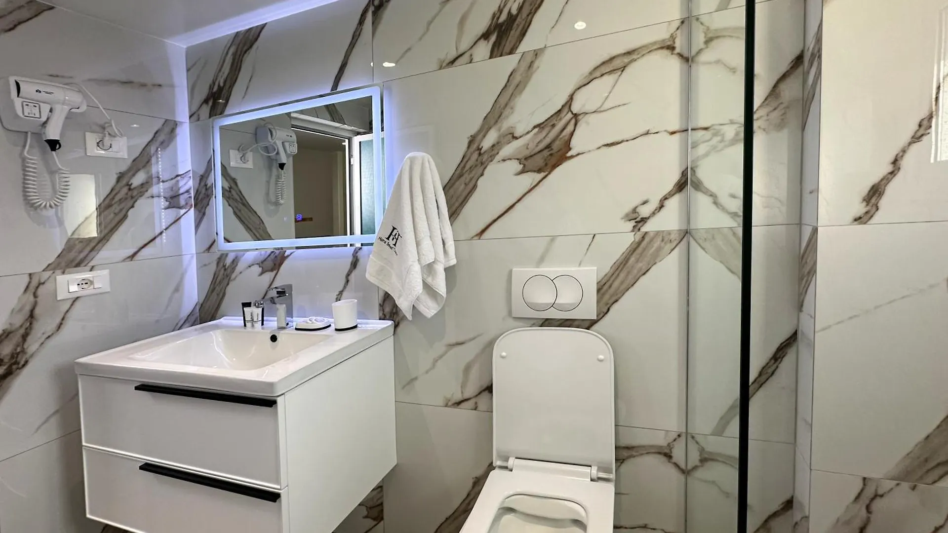 Apartament Home Select Tirana 2 Albania